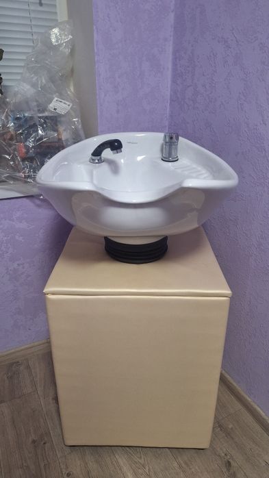 Мийка для голови нова незнадобилася