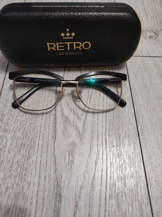 Oprawki damskie firmy retro