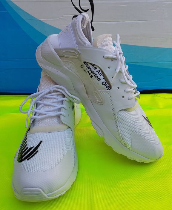 Кросівки легкі  Nike Huarache Fragment білі
