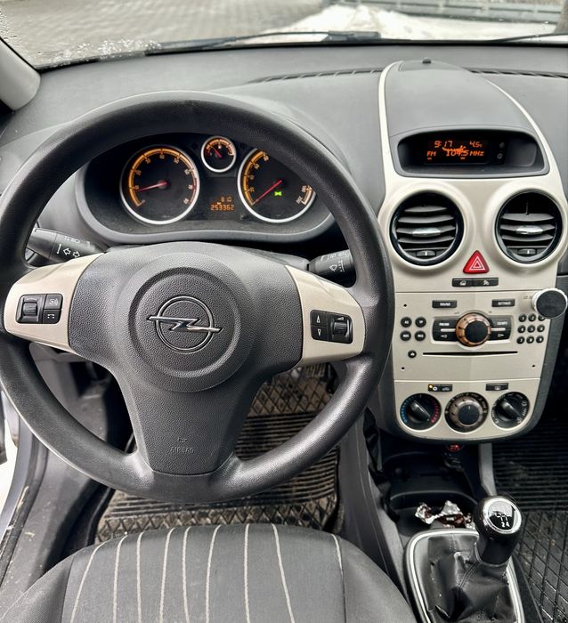 Opel corsa d 1.2 lpg klimatyzacja serwis 20zl/100km