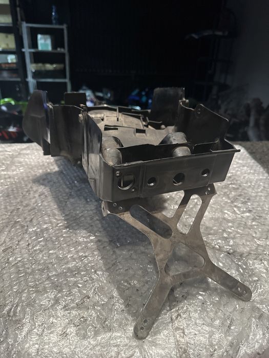 Yamaha Mocowanie Tablicy Nadkole Błotnik Chlapacz M23