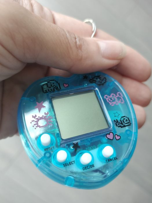 Vende-se Tamagotchi novo nunca usado azul