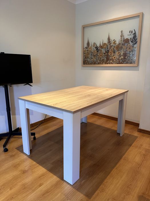 Mesa refeiçoes  usada