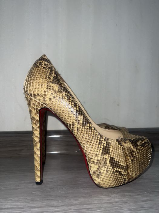 Туфли натуральный питон Christian Louboutin