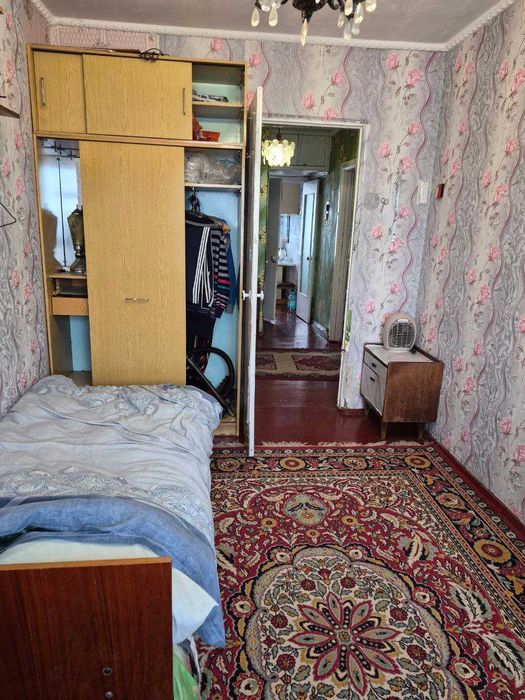 Продам 3 кімн. квартиру в р-ні 3 лікарні. 4/5 пан. будинку. 37000