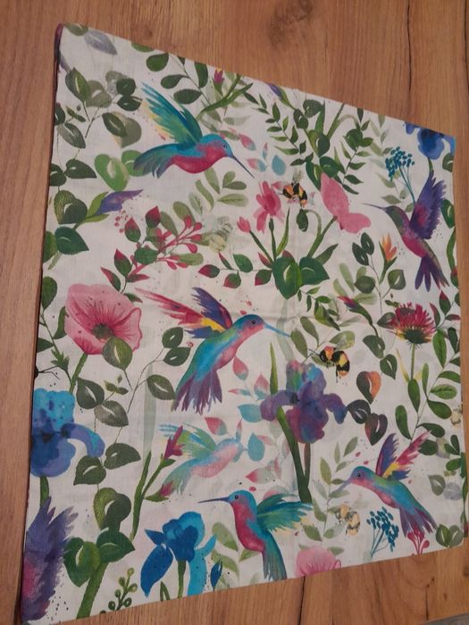 Zestaw 2 poszewki na poduszkę Kolibry i kwiaty  39x40cm