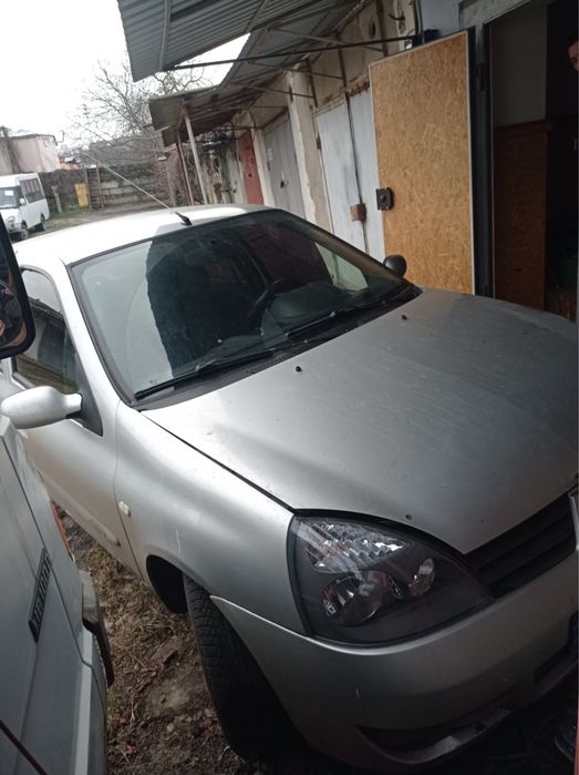 Reno clio седан