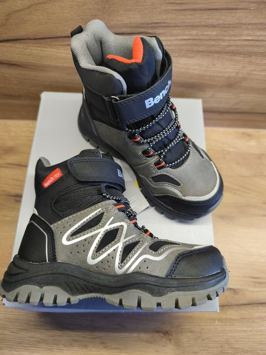 NOWE buty Bench r.26