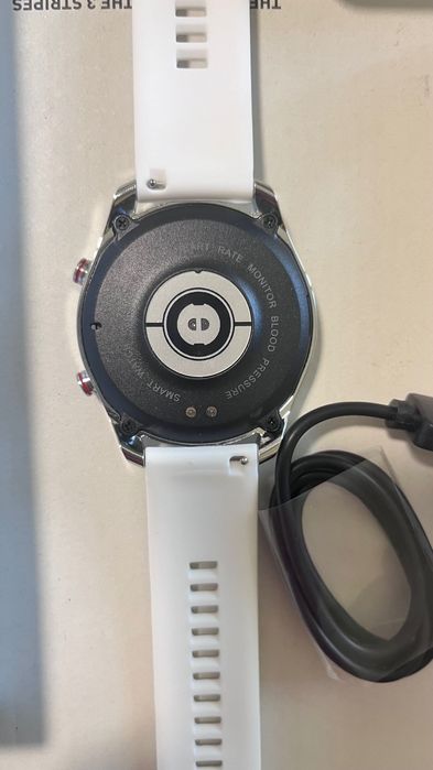 HW20F white silicone smart watch