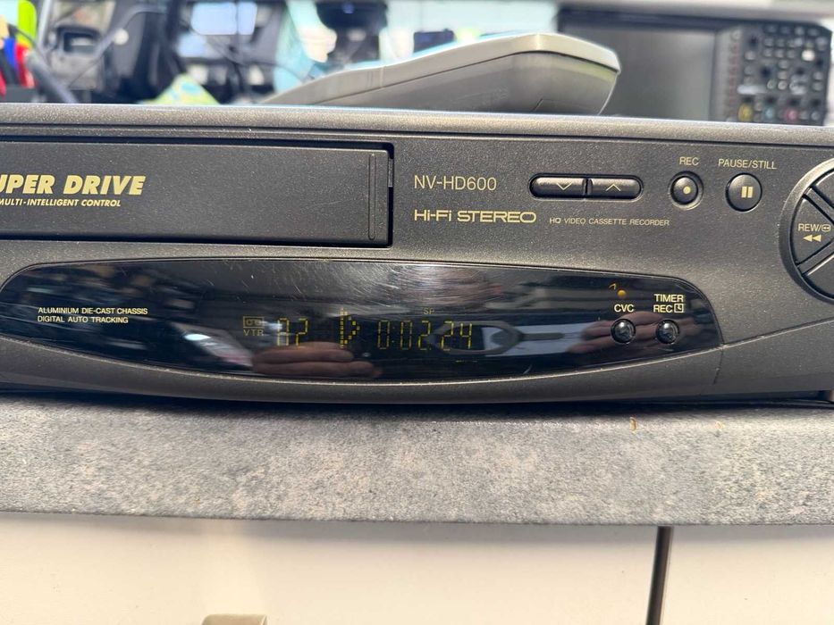 Magnetowid Panasonic NV-HD600 4głowice Hi-Fi Stereo Super Drive.