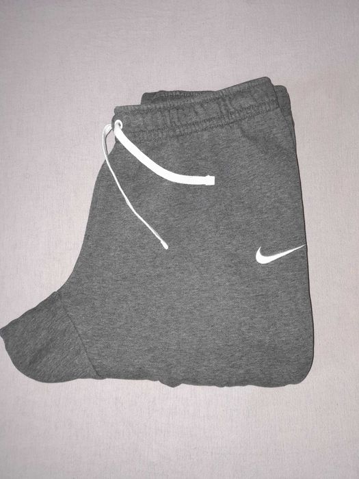 Nike -spodnie dresowe -XL