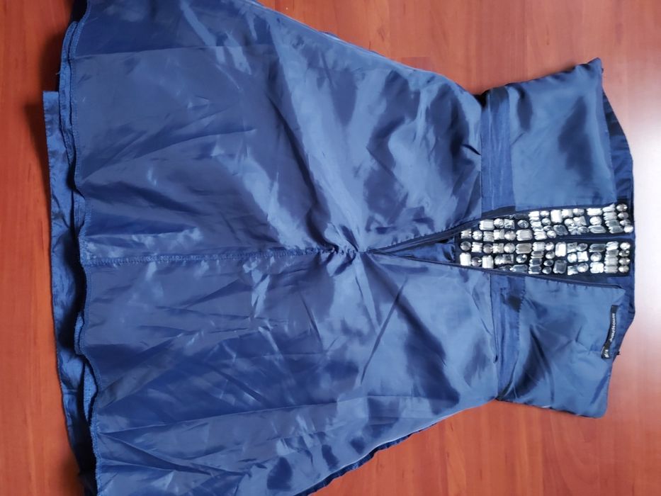 Sukienka z kryształkami r36