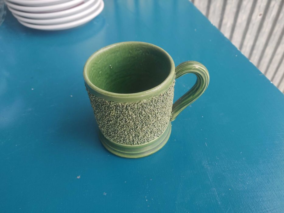 chavena verde com relevo