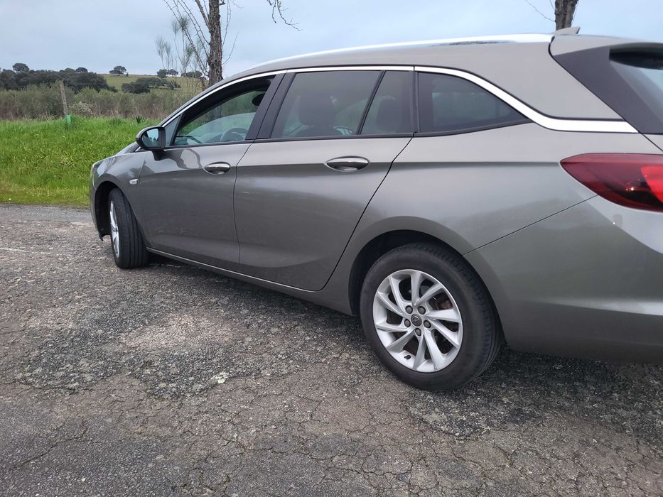 Opel Astra Sports Tourer 1.6 CDTI — photo 3