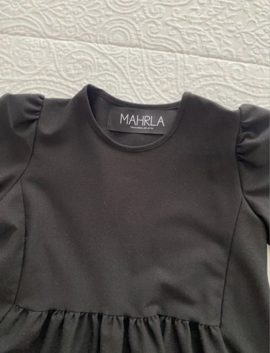 Blusa Mahrla, tamamho S/M, preta. Usada uma umica vez, esta nova