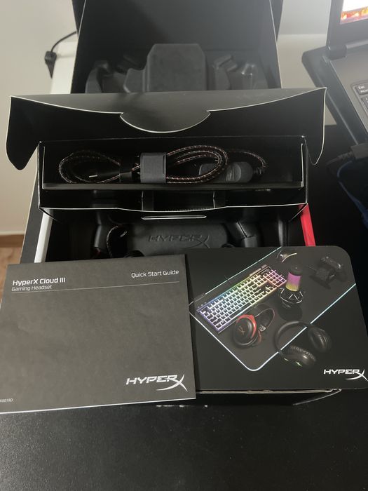 HyperX cloud 3 menos de 1 ano