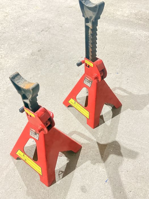 Cavaletes para automóvel