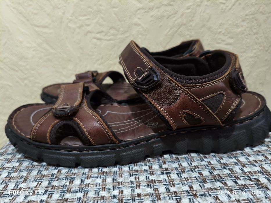 Шкіряні сандалі Pavers