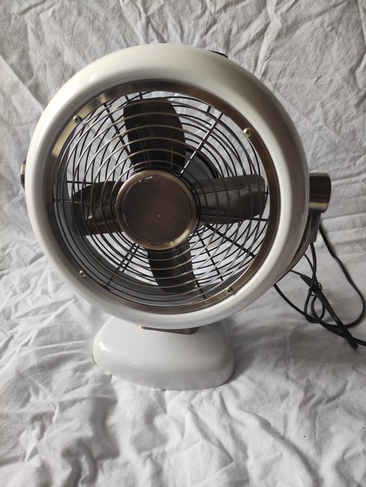 Wiatrak wentylator biały/kremowy retro