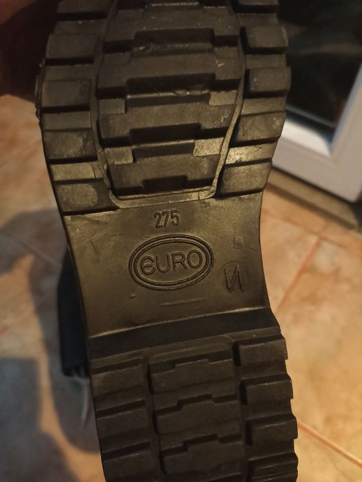 Продам зимние сапоги