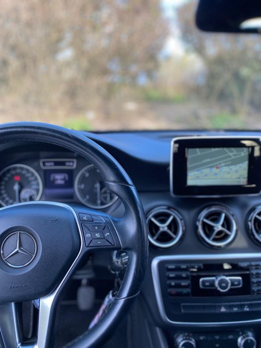 Mercedez A180 preto