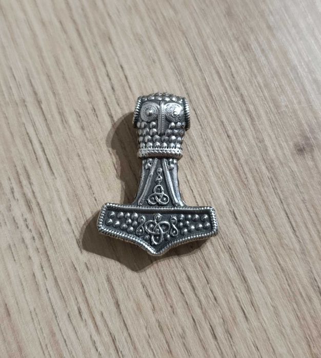Wisiorek Mjölnir ze srebra / młot Thora Oland