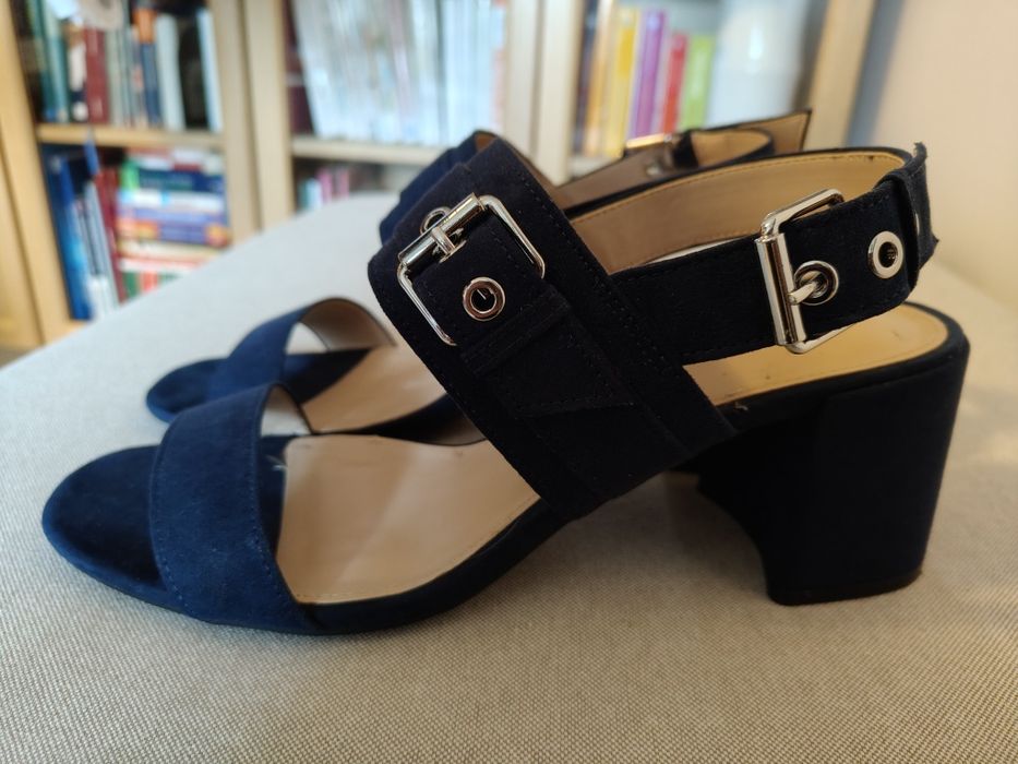 Granatowe sandały na słupku Parfois r. 40