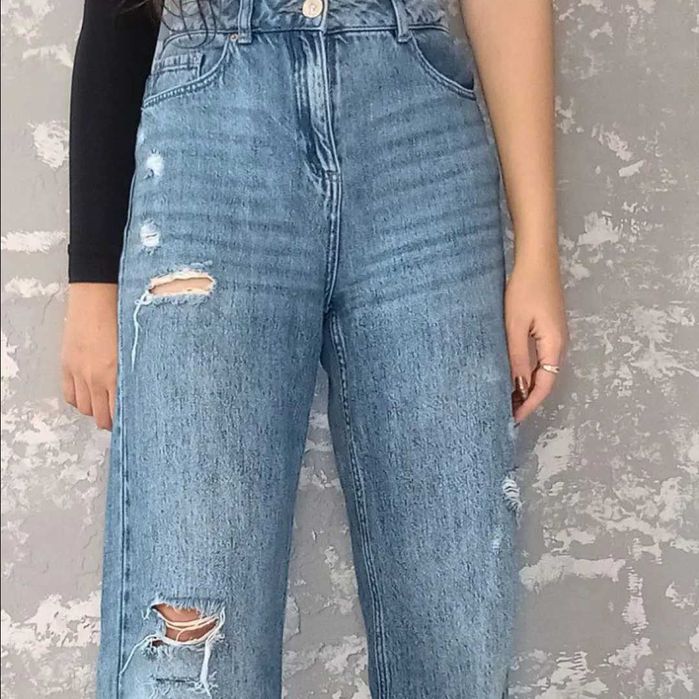 Прямі рвані джинси