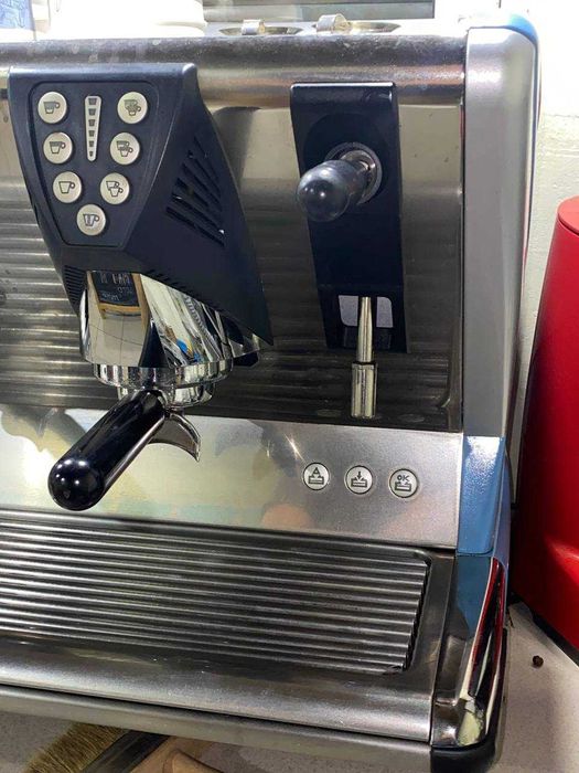 Продам профессиональную кофемашину SanMarco 100E Sprint