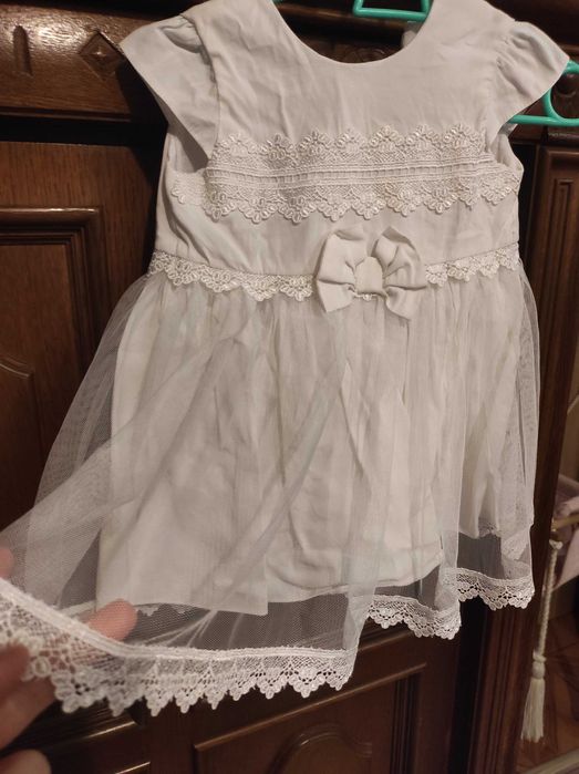 Biała sukieneczka do chrztu