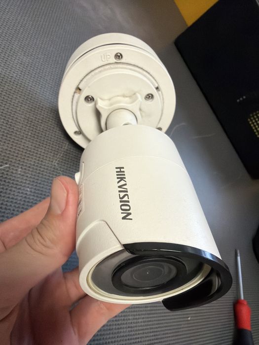 Kamera do monitorigu Hikvision DS-2CD2035FWD-I 2.8mm z puszką montażową