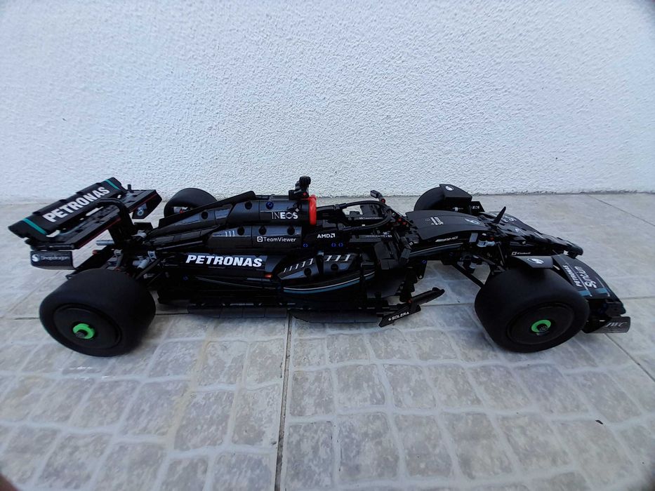 LEGO TECHNIC Mercedes-AMG F1 W14 E Performance