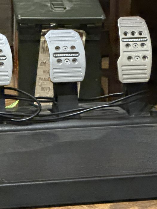 Manipulatory thrustmaster