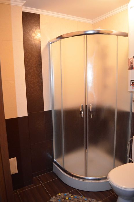 Кімнати подово,потижнево ЦЕНТР 400 грн.Надаємо звітні документи.