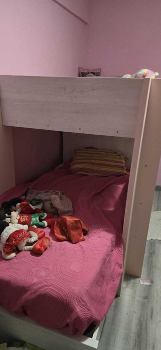 Beliche infantil com roupeiro + 2 colchões – excelente estado