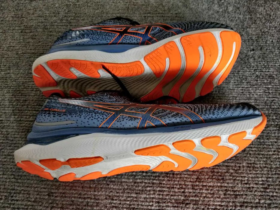 Asics Gel-Cumulus 24 - buty do biegania 44,5