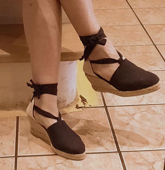 Espadryle damskie na koturnie, wiązane rozm.39