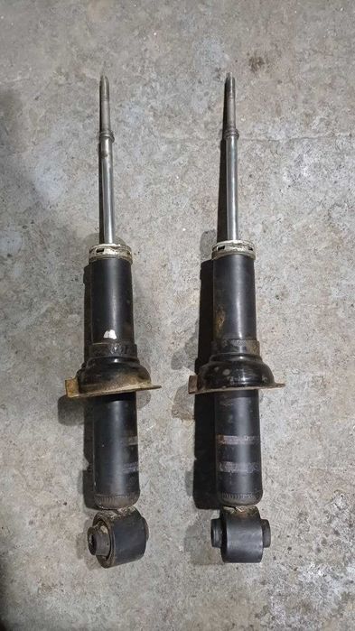 Задние амортизаторы Mitsubishi Outlander