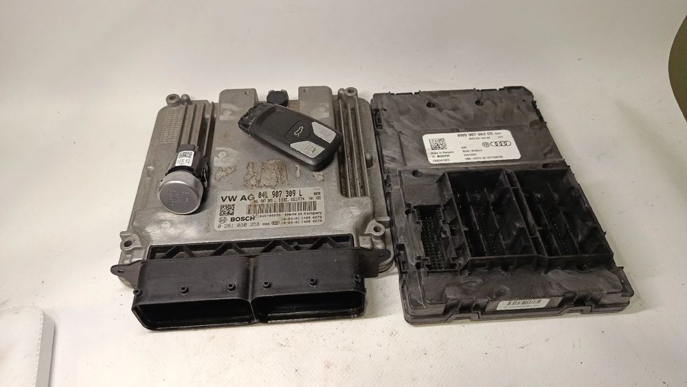 Centralina motor / ECU AUDI A4 (8W2, 8WC, B9)