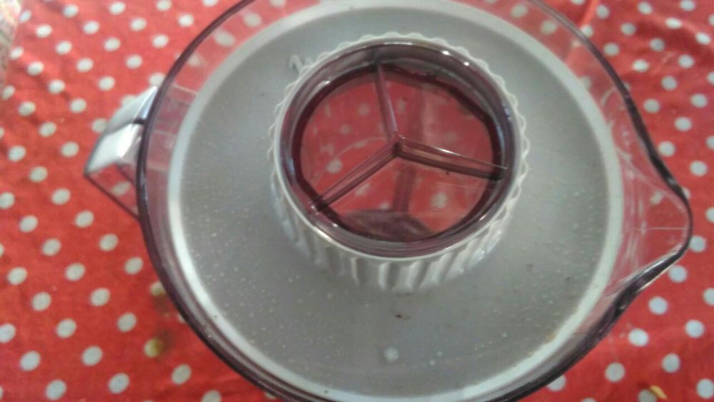 Várias peças de eletrodomésticos e 1 copo de liquidificador novo. Entr