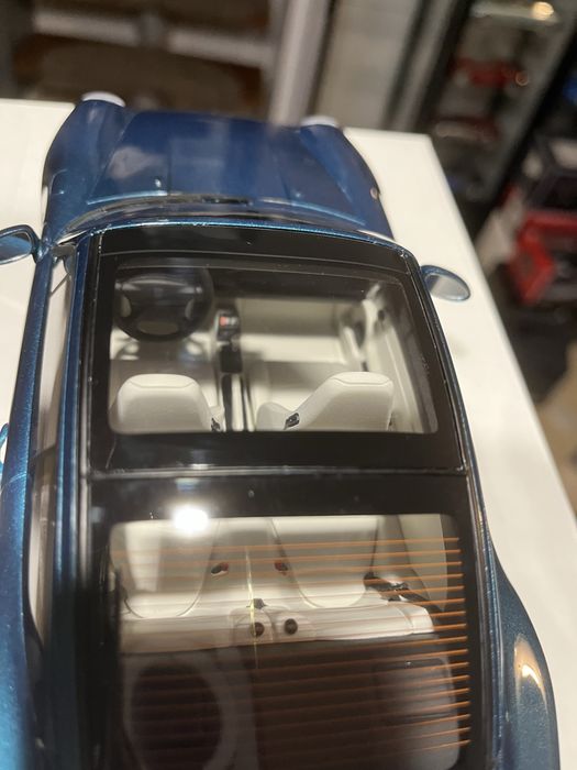 Porsche 993 targa Gt spirit 1:18