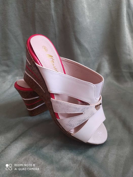 Шльопки на платформі, 38 розмір