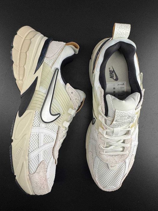 Кросівки Nike W V2K Run FN6703-100 (45.5)