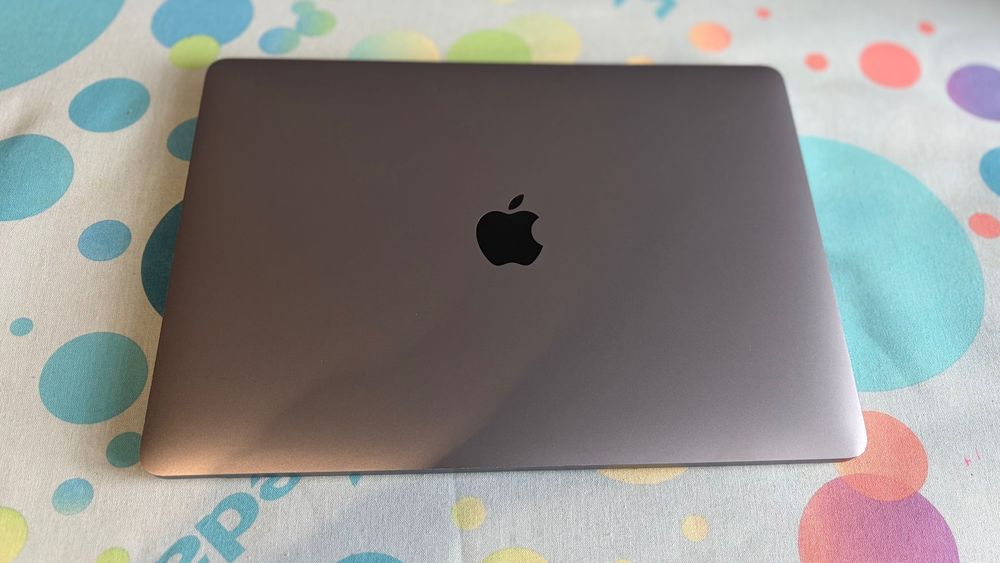 MacBook Pro 13” Intel i5,  2020