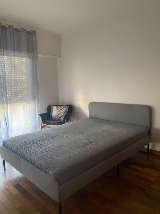 ARRENDA-se quarto longa duração