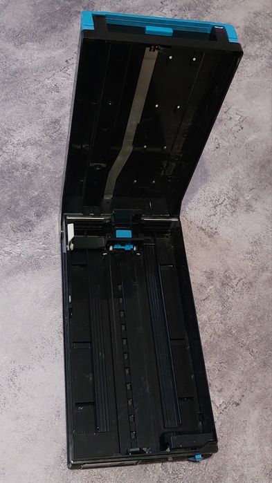 Ящик для акумулятора пластик коробка