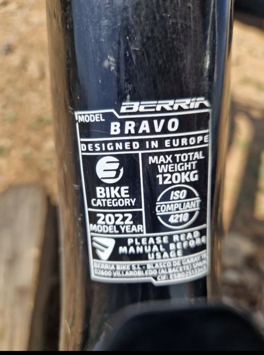 URGENTE!! PREÇO NEGOCIÁVEL!!Berria Bravo 29" M Quadro em carbono