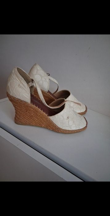 Buty letnie na koturnie jak nowe vez wad r 37