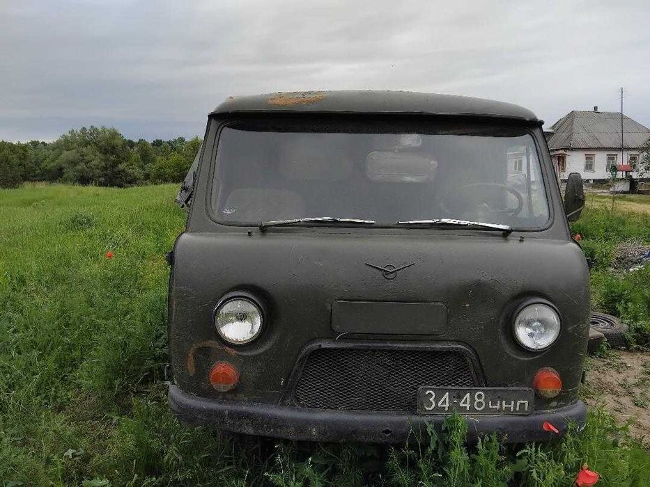 Продам уаз бортовий на повному ходу всі питання по тел +380 98 649 5689