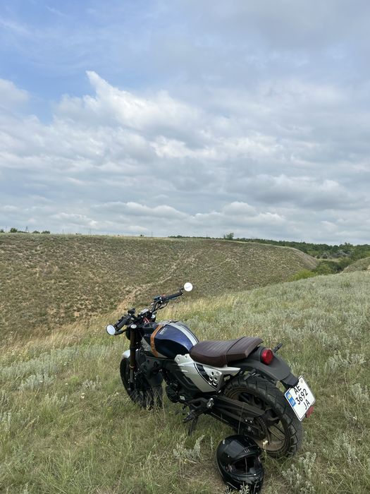 Продам мотоцикл Lifan KPM 200